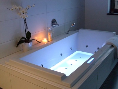 Badumbau - Sanitär Badewanne mit Beleuchtung